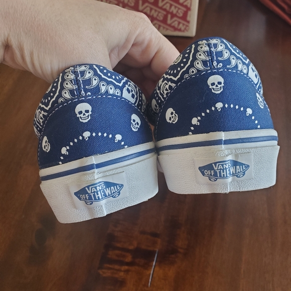 Vans Bandana Skull Slip On - Picture 3 of 5